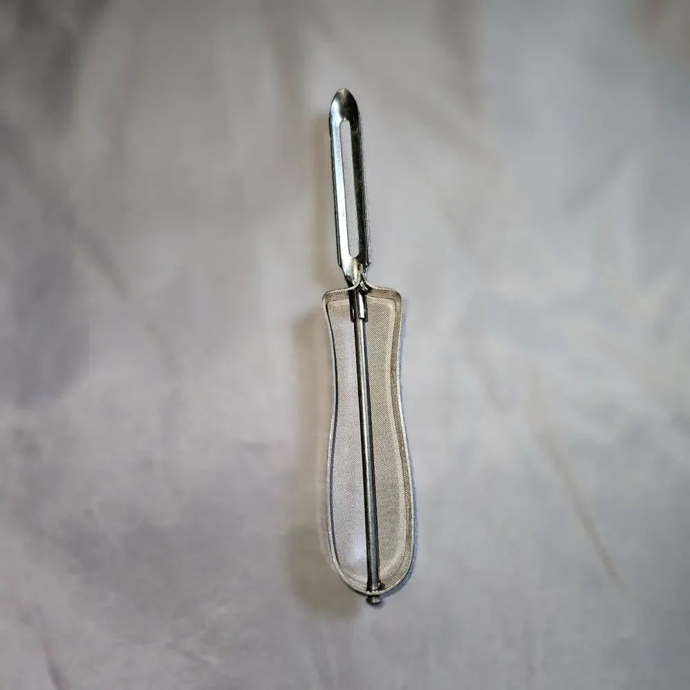 EKCO VINTAGE FLOATING BLADE STAINLESS POTATO VEGGIE FRUIT PEELER USA